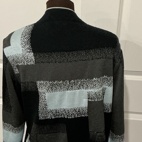 Ming Wang Women’s Black Gray Blue Geometric Art to Wear Sweater Cardigan Size XL - Picture 7 of 13